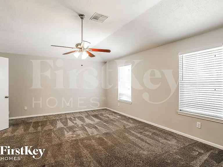 518 Foxglove Dr — Photo 9