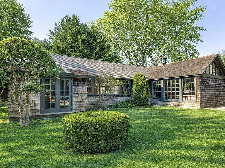 41 Cooper Ln — Photo 1