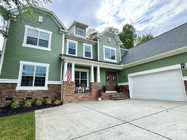 130 Lakeshore Hills Dr, Mooresville, NC 28117