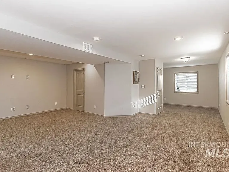 2221 S Frontier Dr — Photo 27