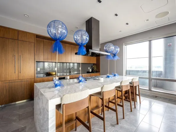 75 Park Lane South image 18 of 50