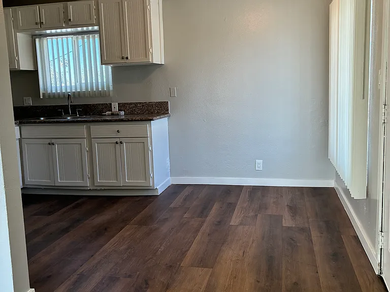 1530 N G St #1532 — Photo 8