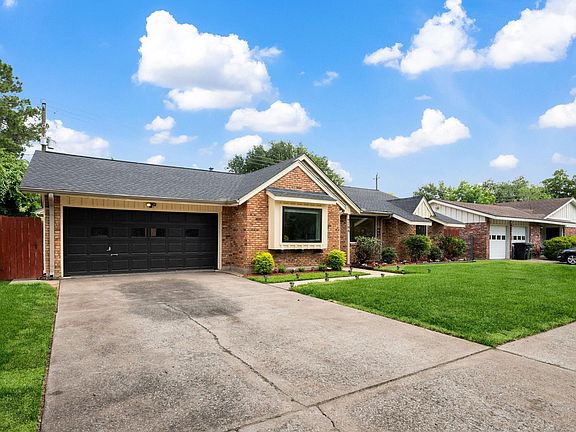 3rd image of 9766 Cedardale Dr