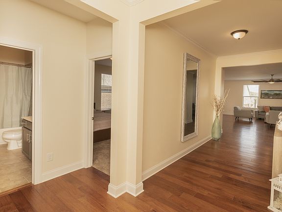 4th image of 1634 Southampton Way