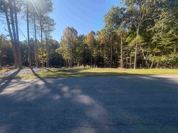 170 Wood Ln, Hillsville, VA 24343