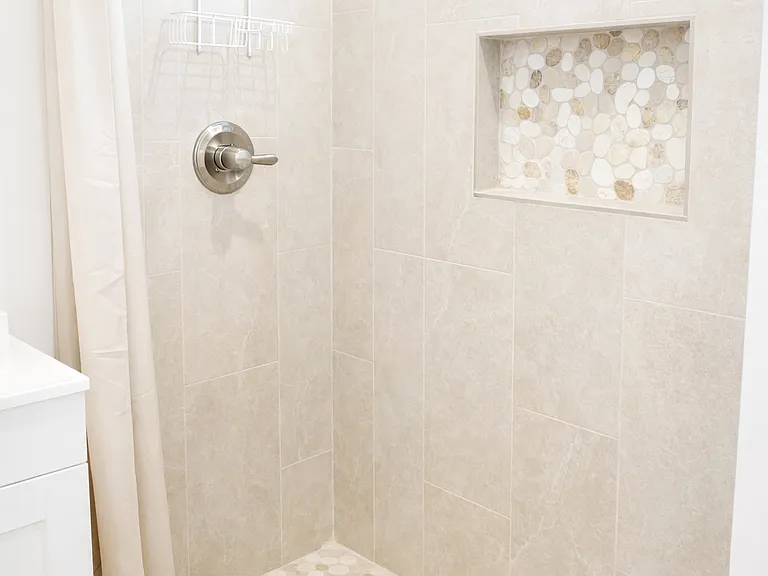725 N Avenida Feliz #ADU — Photo 3