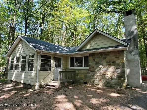 1146 Colt Ln, Pocono Summit, PA 18346