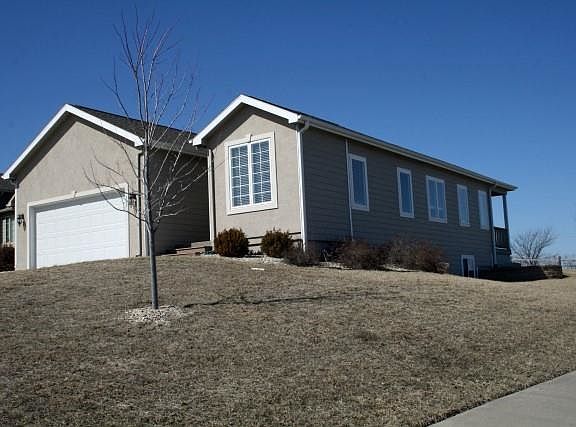 3rd image of 500 Applewood Dr
