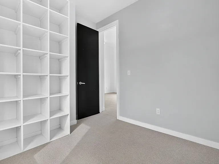 1690 NW Riverscape St — Photo 37