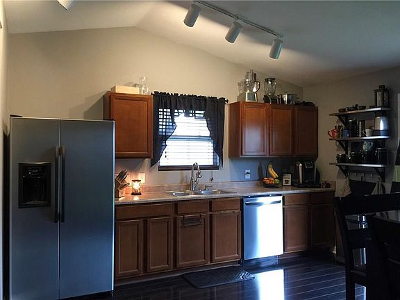 5th image of 701 Eastpointe Dr