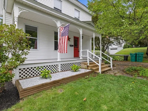7 Chestnut St, North Brookfield, MA 01535