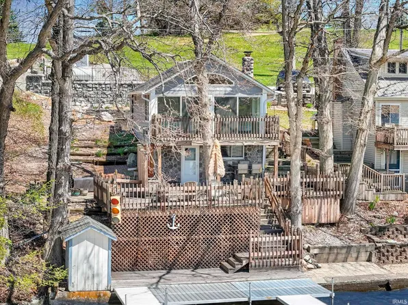 1320 Lane 120 Hamilton Lk, Hamilton, IN 46742