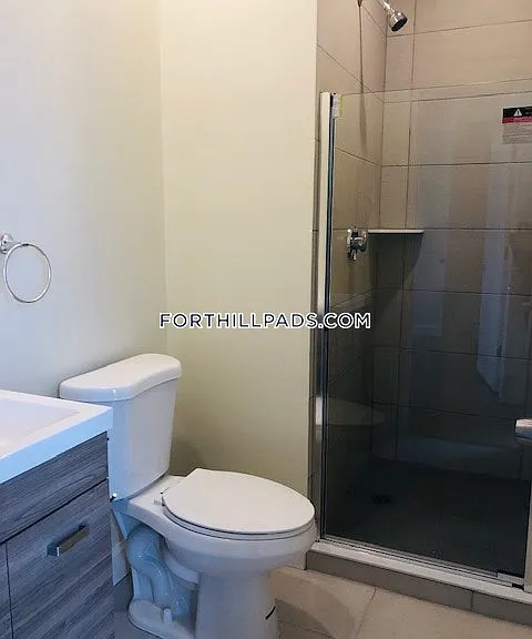 52 Guild St #1 — Photo 6