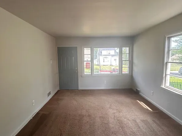4204 Robinwood Dr, Fort Wayne, IN 46806