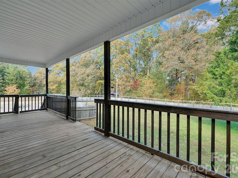 1st image of 513 Weathers Creek Rd