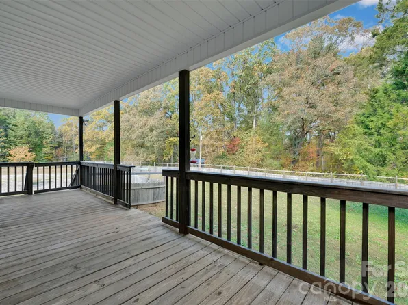 513 Weathers Creek Rd, Troutman, NC 28166
