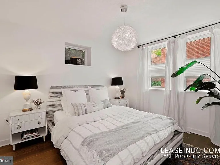 129 W St NW #103 — Photo 15