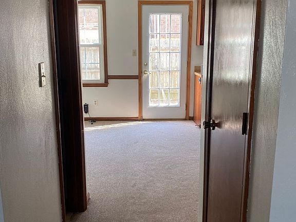 3rd image of 4807 Bay Winds Ct
