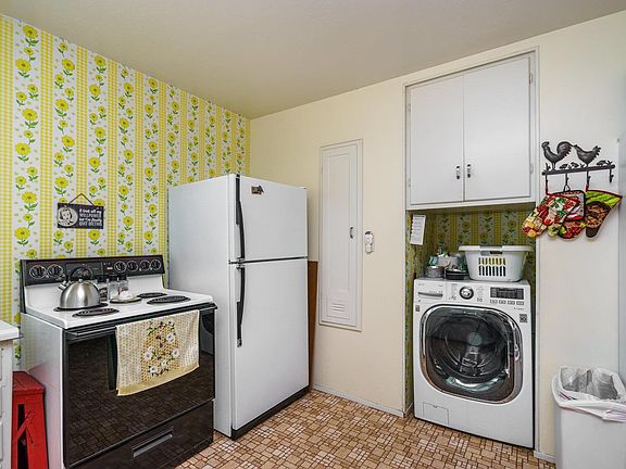 4th image of 22639 Tamarack Dr