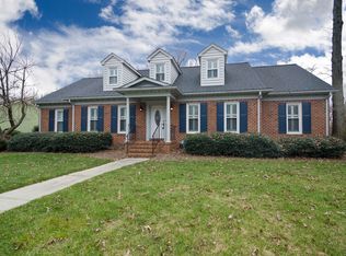 2611 Mackinaw Dr, Greensboro, NC 27455