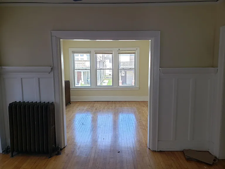 531 E Locust St — Photo 1