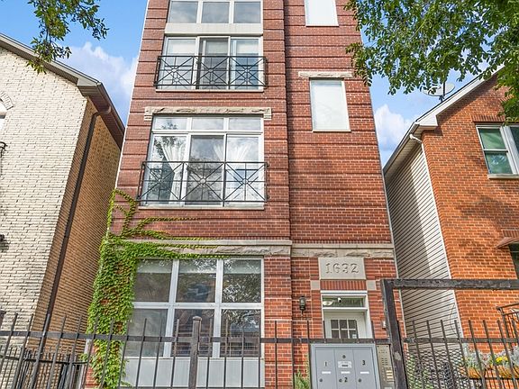 2nd image of 1632 W Erie St #1
