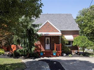 30 Saybrook Rd, Orchard Park, NY 14127