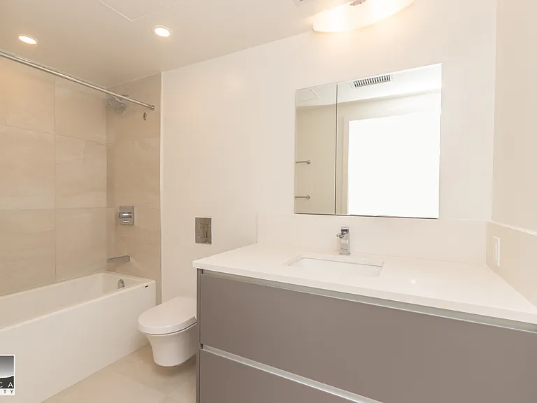 1204 E 2nd Ave — Photo 5