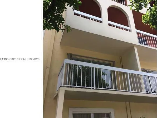 7732 Camino Real #F-220, Miami, FL 33143