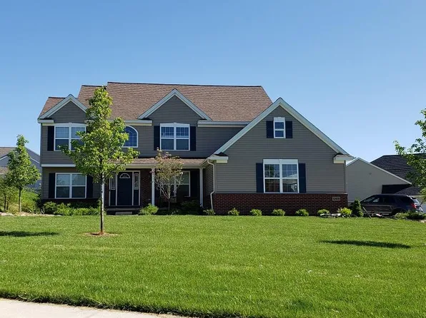 10696 Valley View Dr, Saline, MI 48176