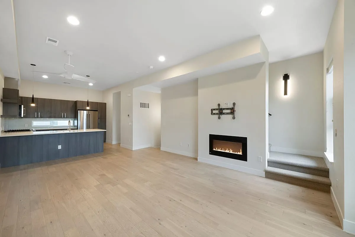 3 bed, 1636 sqft, $3,000 — Photo 3