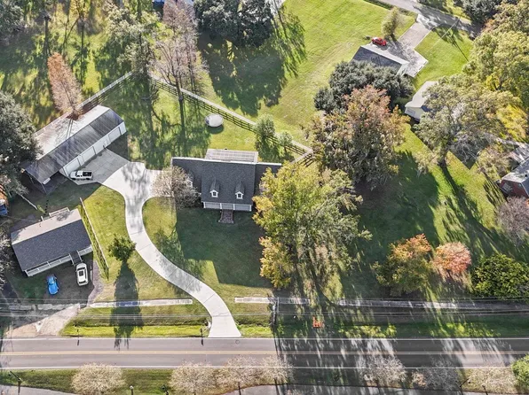 537 W Main St, Gonzales, LA 70737
