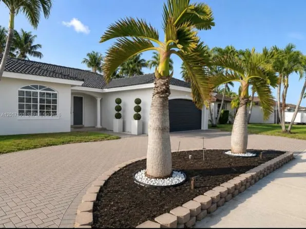 15425 SW 168th Ter, Miami, FL 33187