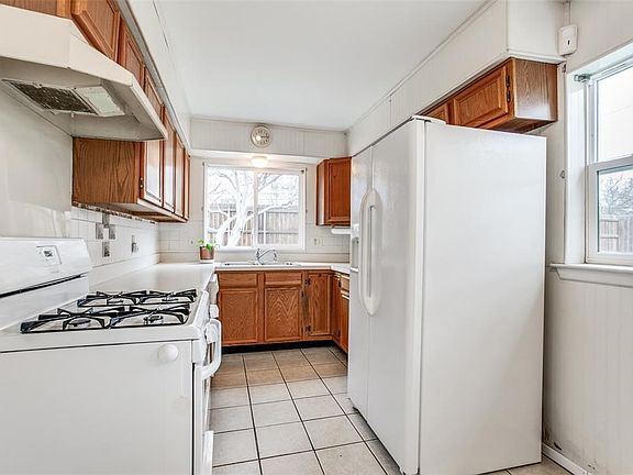 3rd image of 120 Wake Dr