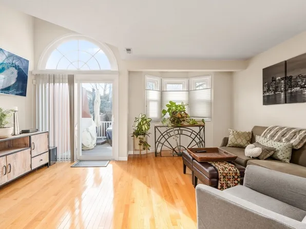 291 Lincoln St Unit 291, Revere, MA 02151