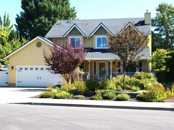 640 Carriage Ln, Jacksonville, OR 97530