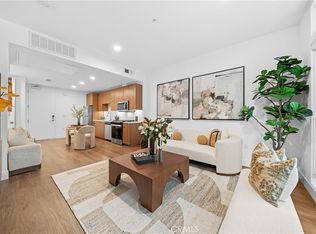 709 E Walnut St #318, Pasadena, CA 91101