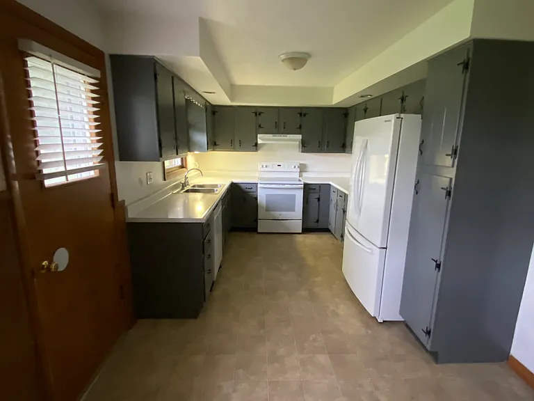 337 North Dr — Photo 3