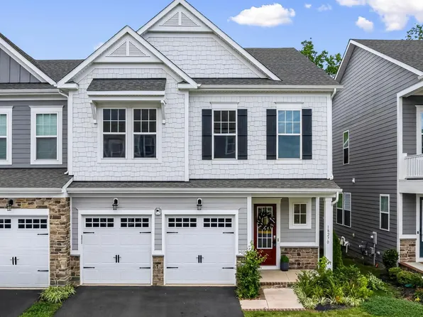 18270 Moss Garden Rd, Dumfries, VA 22026