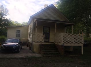 49 E Haynes St, Newnan, GA 30263