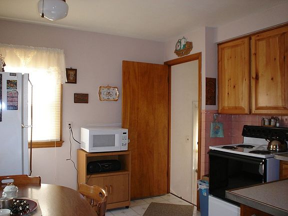 "Spacious Eat-In-Kitchen"