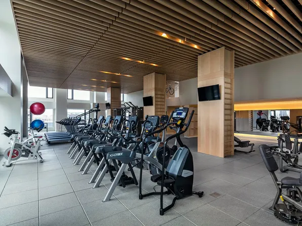 10 City Point image 18 of 28