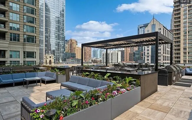 30 E Huron St #2106 — Photo 3