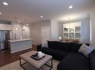 1441 W Grand Ave #2, Chicago, IL