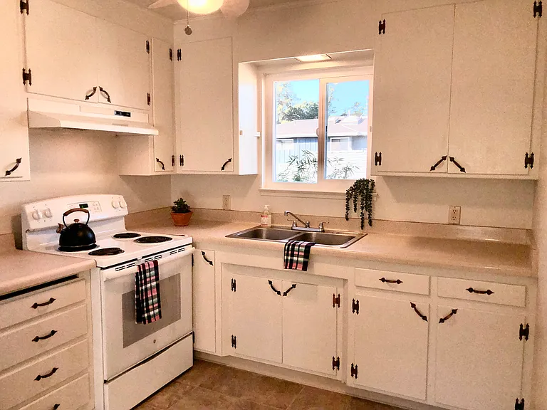 217 Felix St #3 — Photo 2