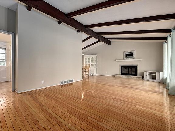 3rd image of 4488 W 225th St