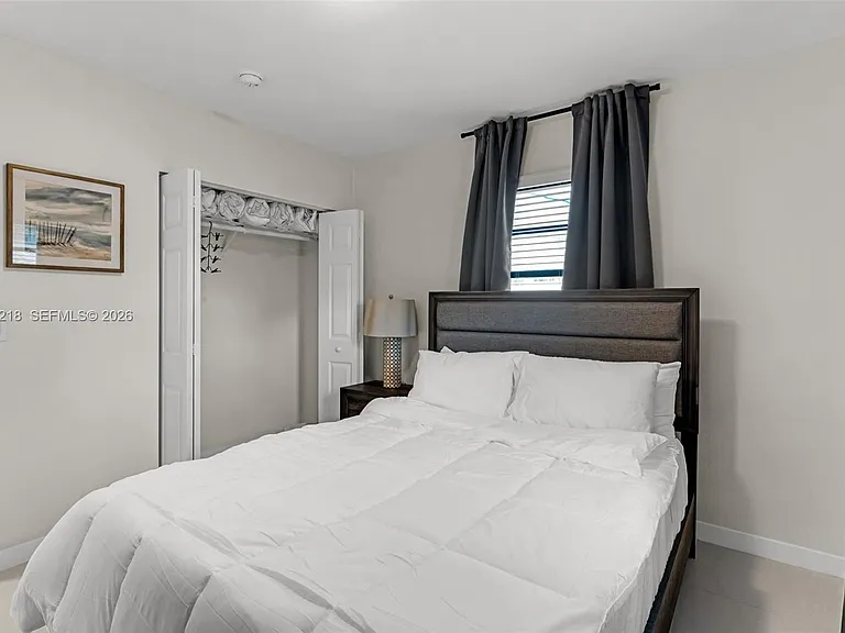 1075 NE 12th Ave — Photo 19