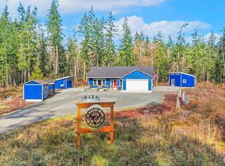 3237 Hilberg Ln, Clinton, WA 98236