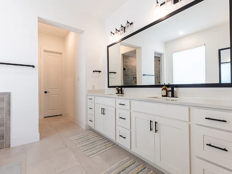 208 Sadaba St — Photo 37