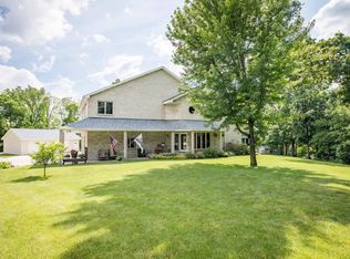 2215 Hickory Hills Rd, Muscatine, IA 52761